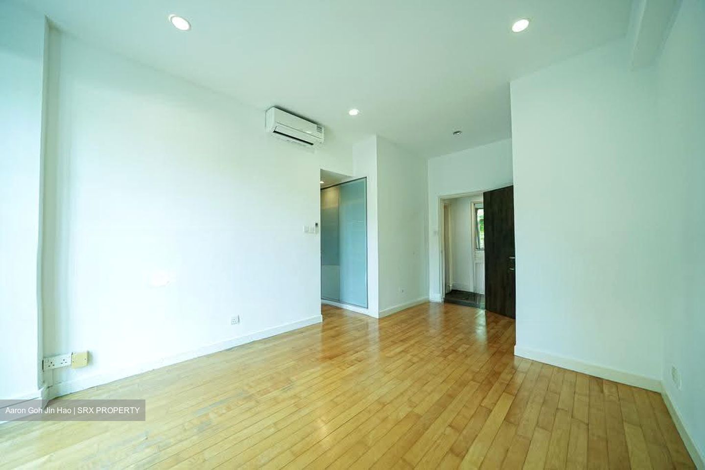Landbay Condominium (D16), Condominium #613033791
